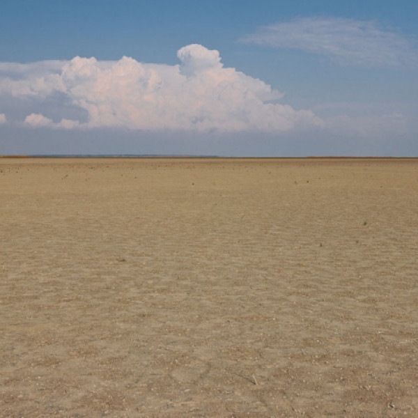 Ханское озеро - пустыня