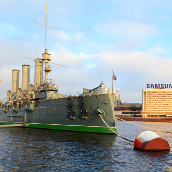База ВМФ "Ручьи" и остатки крейсера "Аврора&q