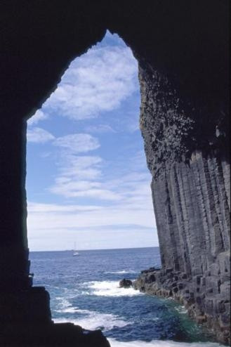 Fingalova cave