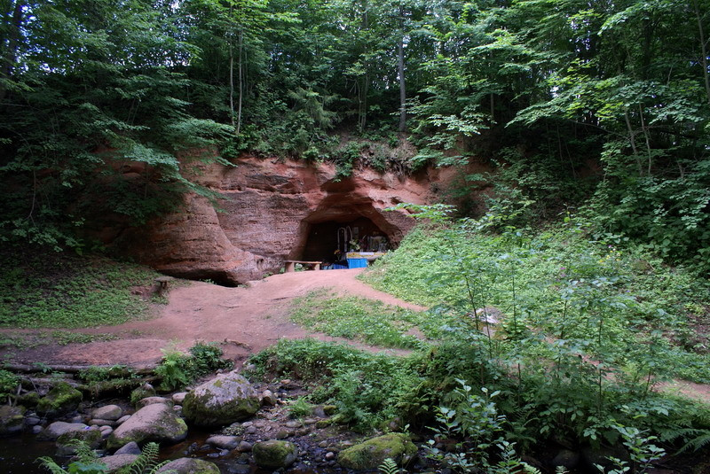 Трутневские пещеры