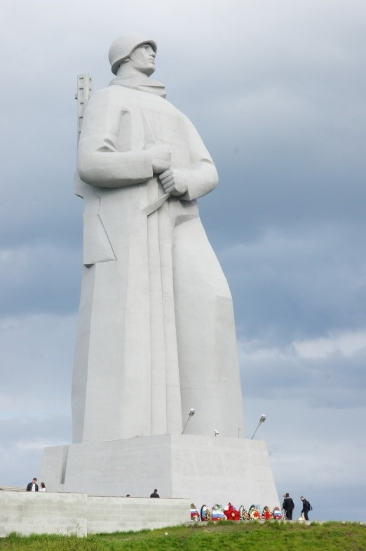 Мемориал "Защитникам Советского Заполярья в годы Велико