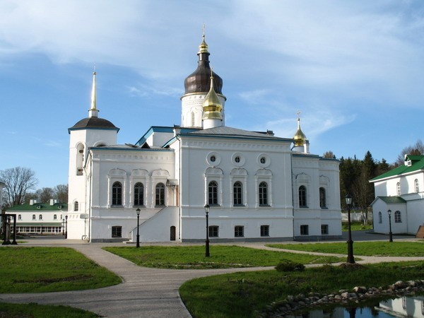Спасо-Елеазаровский монастырь (Елизарово)
