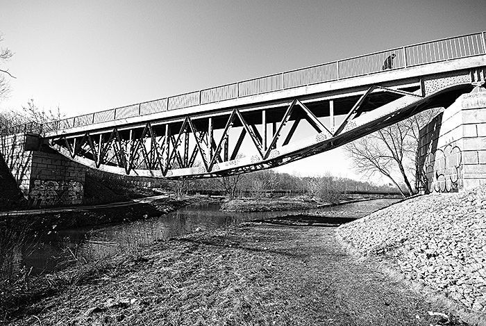 Beskudnikov railway line bridge