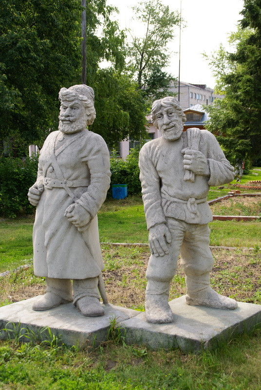 Monument "Kazak and Krestyanin"