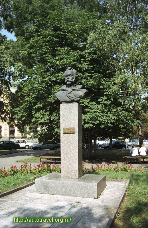 Памятник Денису Давыдову