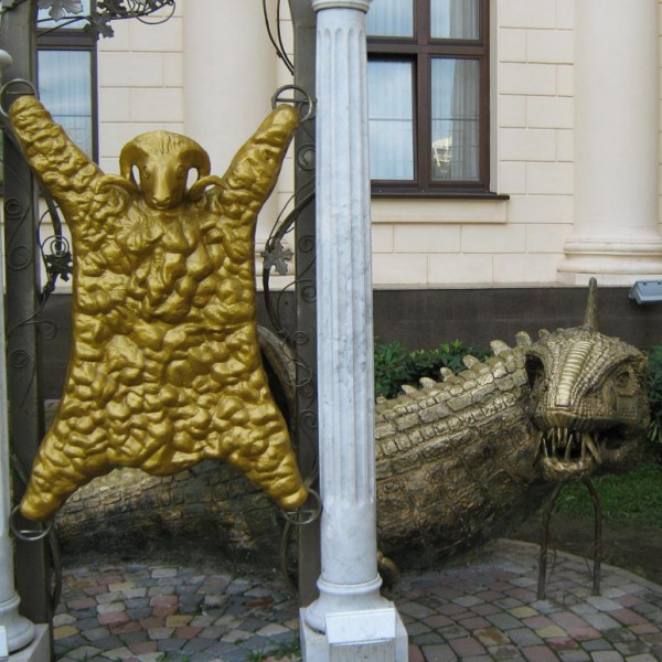 Памятник "Золотому руну"