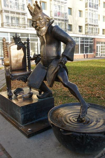 Памятник Ершову и сказочным героям
