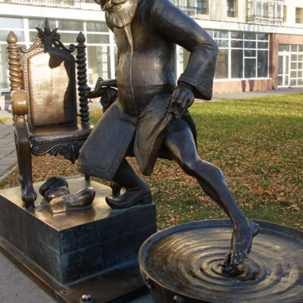 Памятник Ершову и сказочным героям