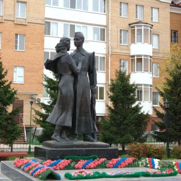 Памятник учащися школ, не вернувшимся с войны