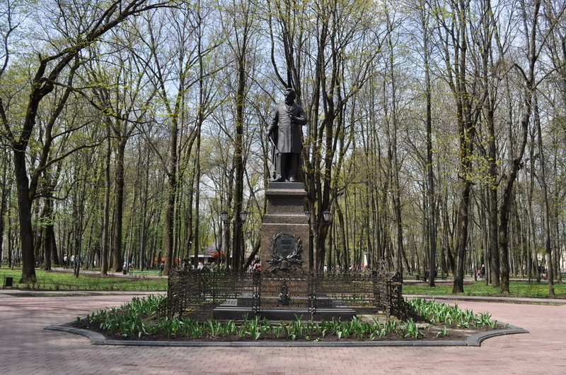 Памятник М.И.Глинке