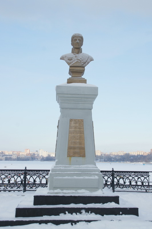 Памятник основателю Ижевского завода А.Ф.Дерябину