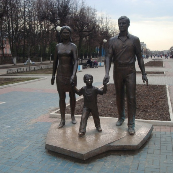 Скульптура "Счастливая семья"