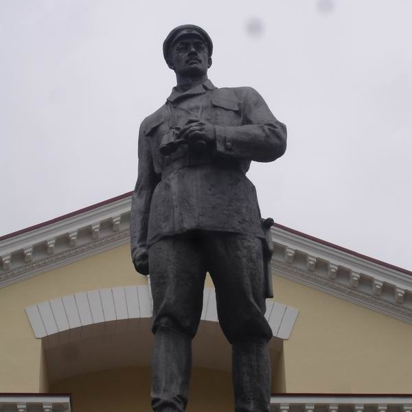 Памятник Павлину Виноградову