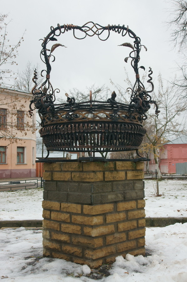 Памятник корзине