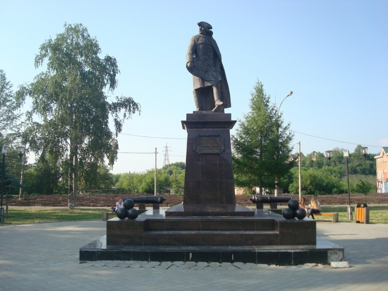 Памятник Татищеву