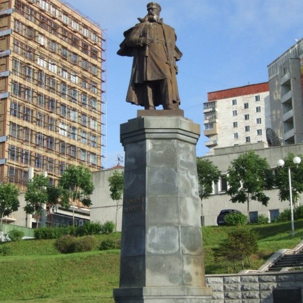 Monument to Vice Admiral S.O. Makarov