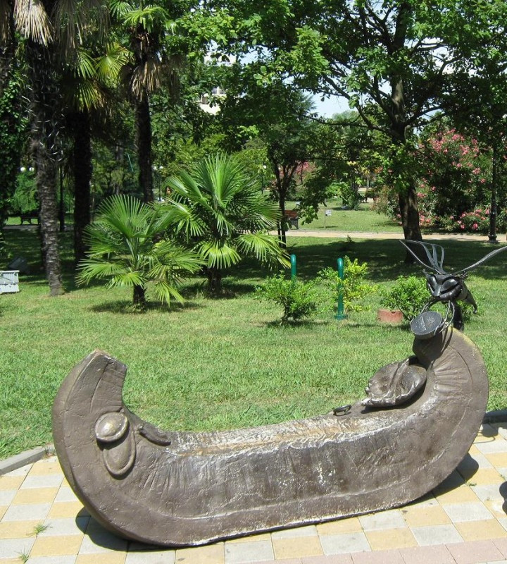 Памятник Мухе-Цокотухе