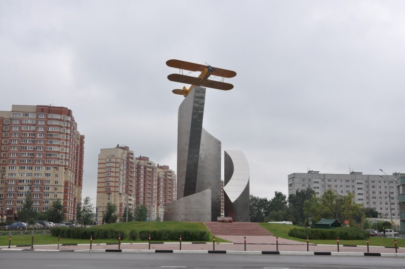 Памятник летчикам мытищинского аэроклуба