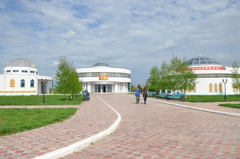 Мавзолей и музей Курмангазы Сагырбаева