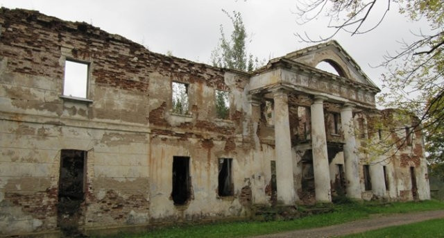Руины усадьбы Гребницких