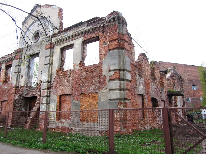 Руины Большой Любавичской синагоги