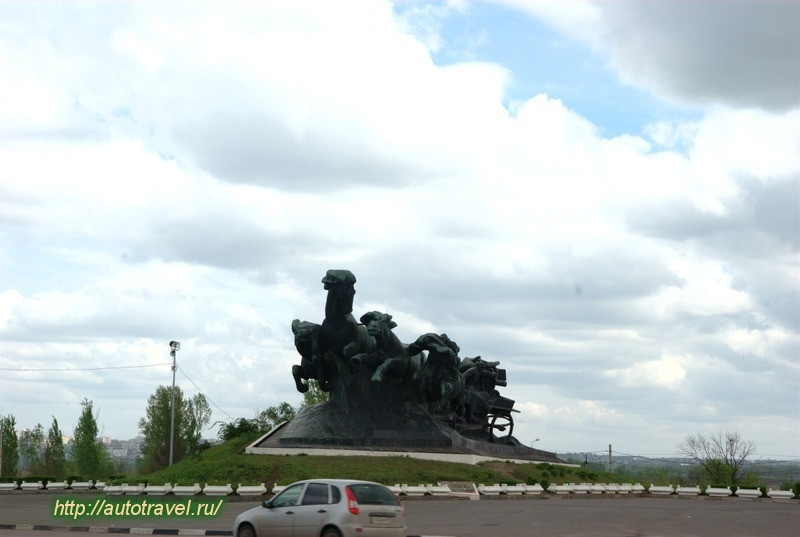 Памятник "Тачанка-ростовчанка"