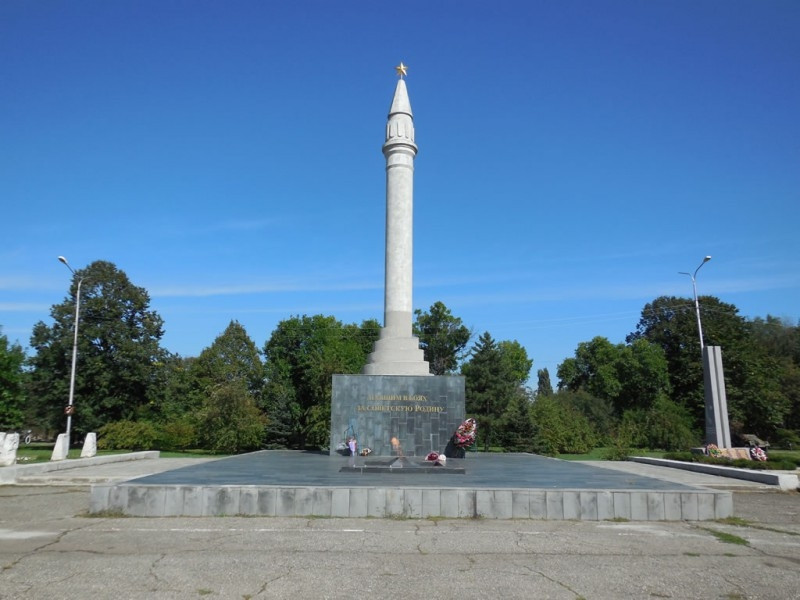 Мемориал в память героев Гражданской и Великой Отечественной