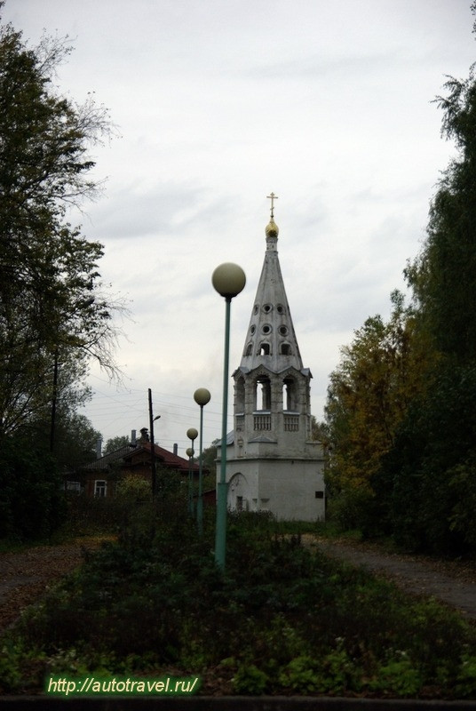 Колокольня Введенского монастыря