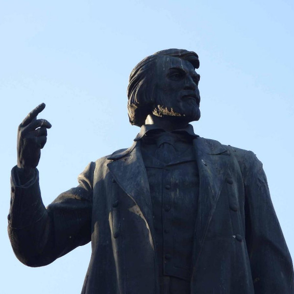 Памятник Белинскому