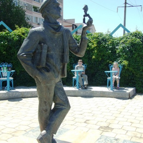 Памятник Остапу Бендеру