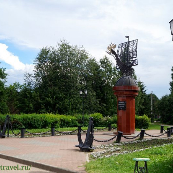 Памятник мореходам, землепроходцам и первооткрывателям новых