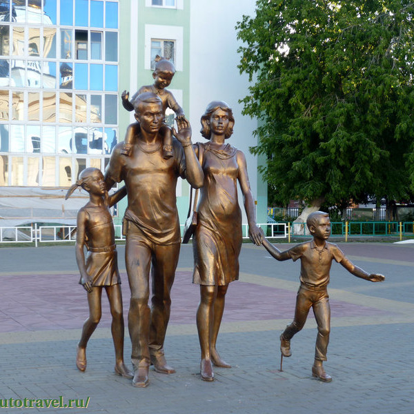 Памятник Семье