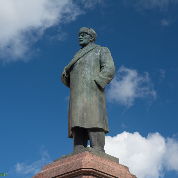 Памятник Ленину