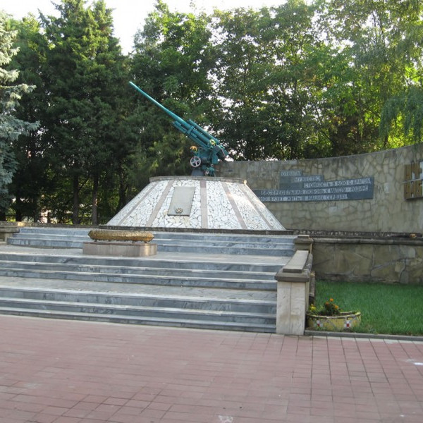 Памятник зенитчикам