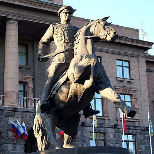Памятник Жукову