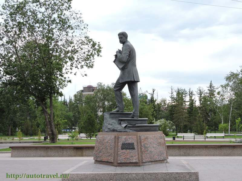 Памятник Михаилу Врубелю
