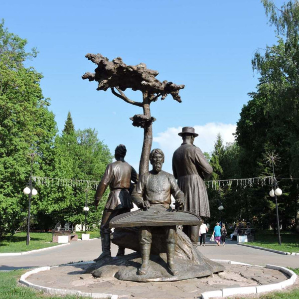 Скульптура "Дерево жизни"