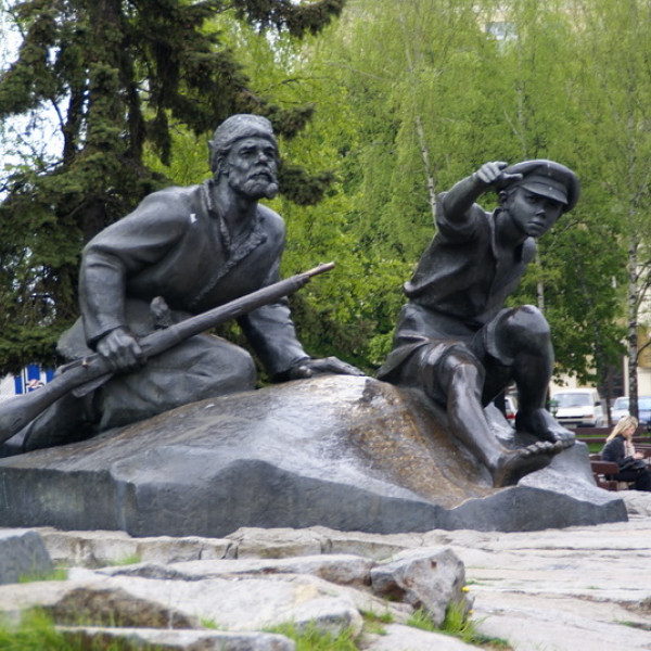 Памятник Якубу Коласу и героям его произведений
