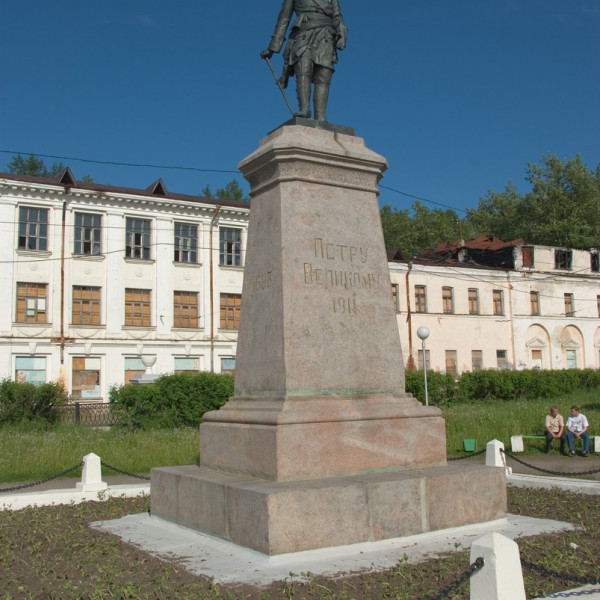Памятник Петру Первому