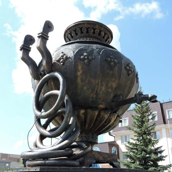 Памятник самовару