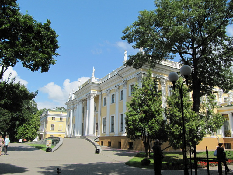 Дворец Румянцевых и Паскевичей