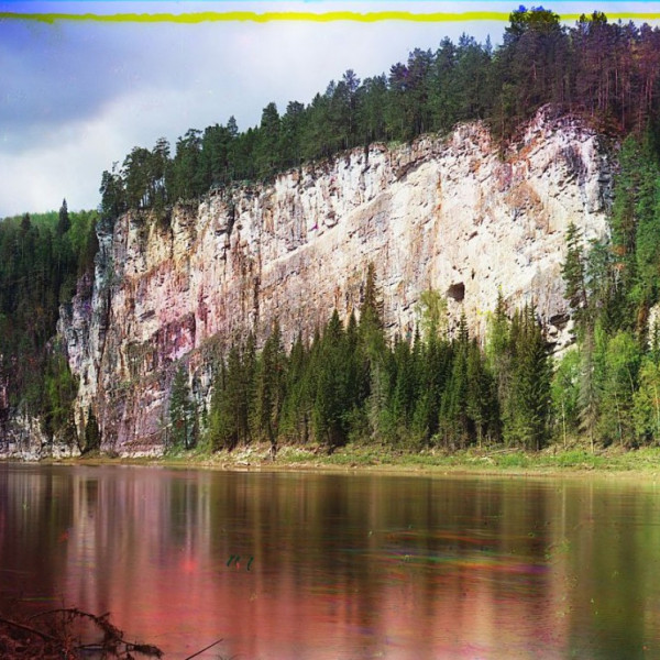 Камень Дыроватый