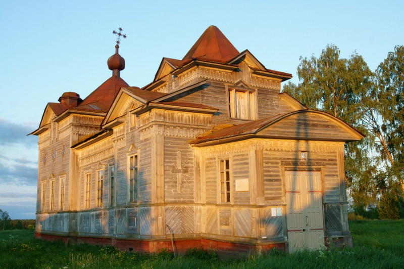 Свято-Духовский храм (Юхнево)