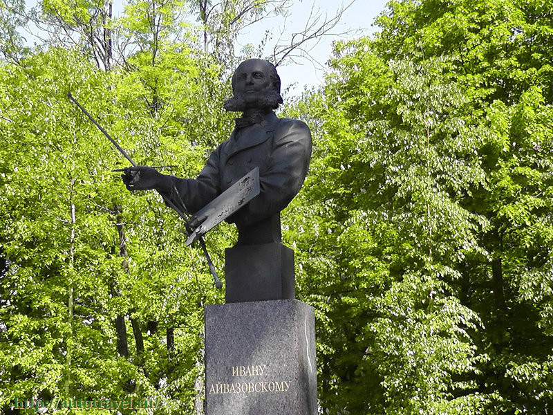 Памятник И.К. Айвазовскому