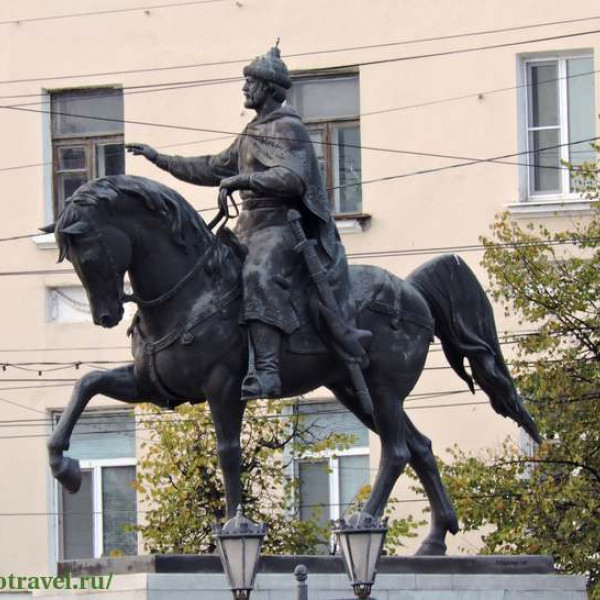 Памятник Михаилу Тверскому