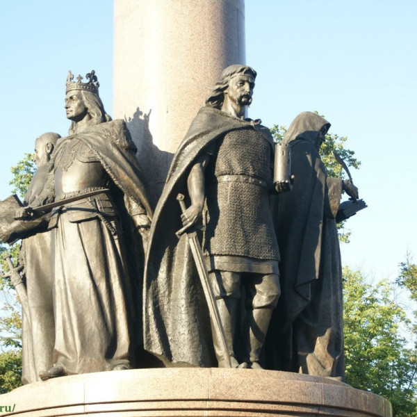 Памятник 1000-летия Бреста