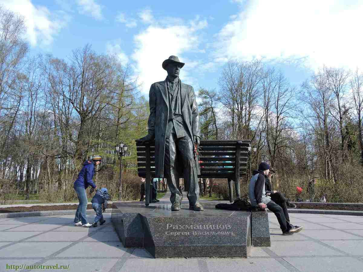 Памятник композитору Сергею Рахманинову