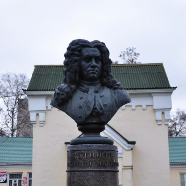 Памятник В.Н. Татищеву