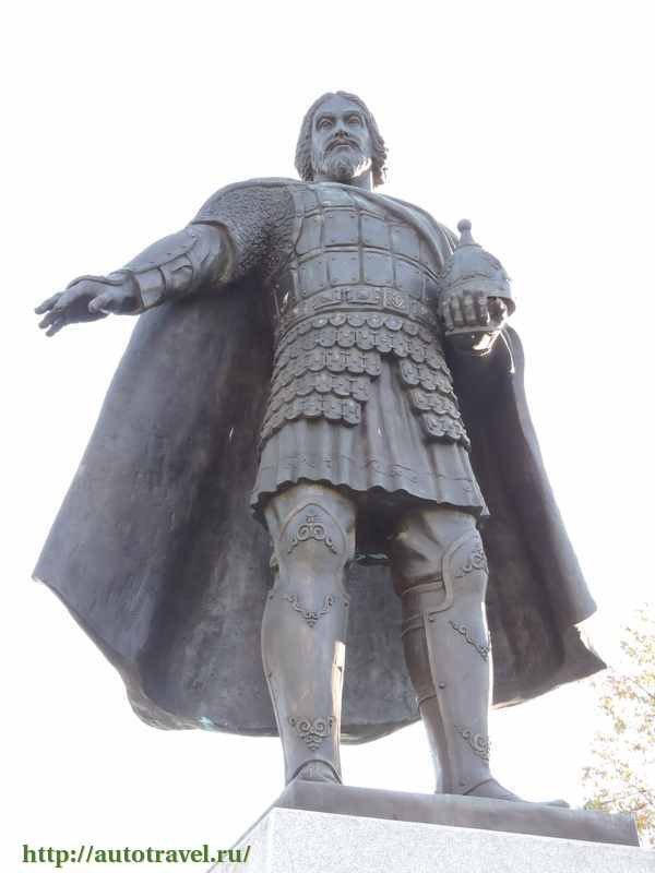 Памятник Владимиру Храброму