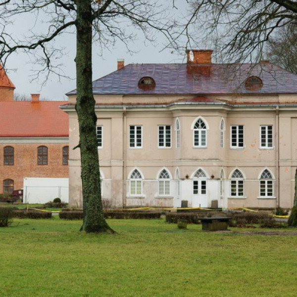 Замок Раудондварис